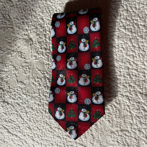 Hallmark Other - Yule Tie Greetings Christmas polyester men’s necktie